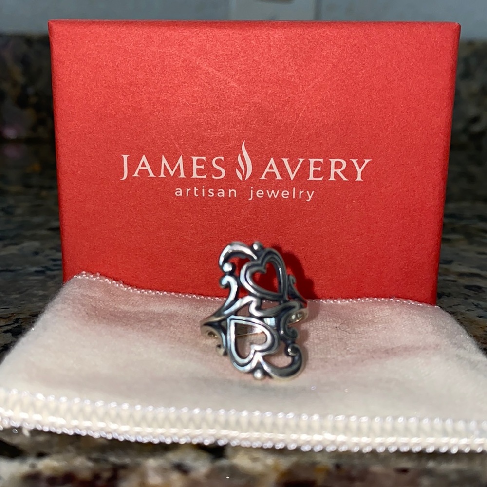 James avery Swirls and scrolls Heart ring